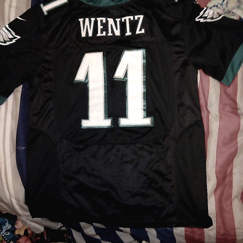 Carson wentz #11 On field size 40. Home jersey